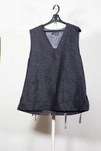 Load image into Gallery viewer, Back print V-neck vest