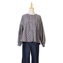 画像をギャラリービューアに読み込む, 【久留米絣のピンタックブラウス(水玉柄・11号)】