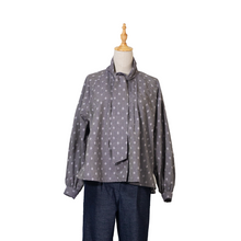 画像をギャラリービューアに読み込む, 【久留米絣のピンタックブラウス(水玉柄・11号)】